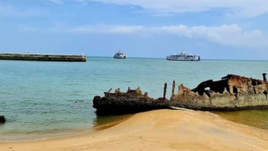 Shallowest Wrecks That Can Be Seen From the Surface or Google Maps Image